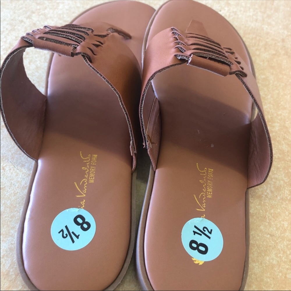 Brand new maurices purse. With brown sandals. - Picture 7 of 8